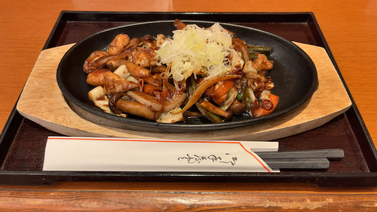 アペゼ|鶏の味噌炒め 850円