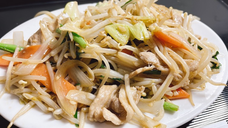 レックスイン川崎のレストラン|肉野菜炒め