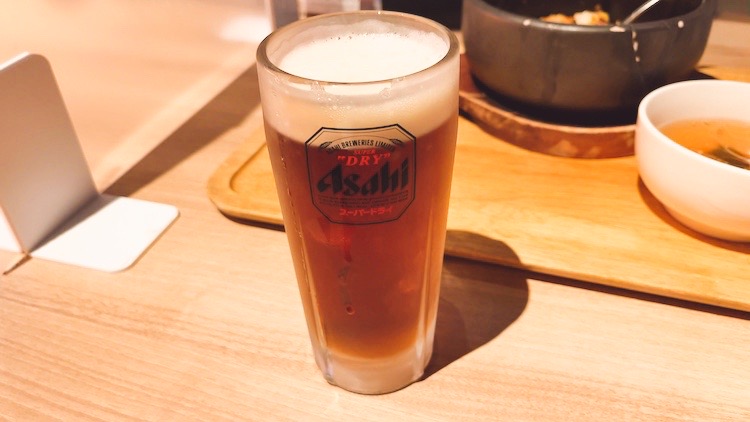 スーパードライ 中ジョッキ(300ml)ハーフ&ハーフ|スカイスパYOKOHAMAのレストラン