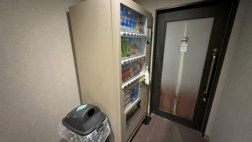 自動販売機（6階）