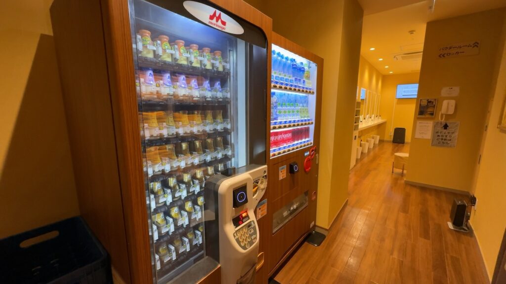 自動販売機（ロッカールーム・地下1階）｜サウナ・スパ テルマー湯 西麻布