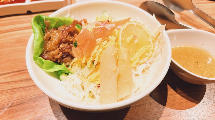 スギモト特製サラダ|安心お宿プレミアの場外サウナ飯
