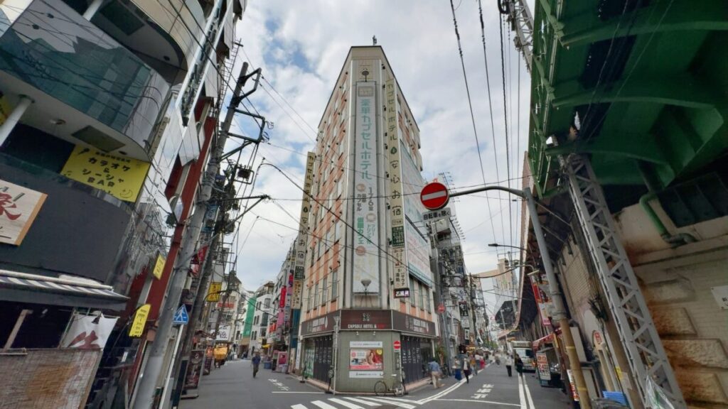 安心お宿 新橋駅前店の外観