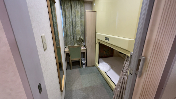 個室カプセル（半個室タイプ）の雰囲気｜カプセル&スパ グランドサウナ心斎橋