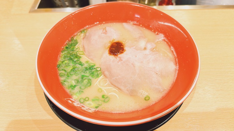 極上豚骨モヒカンらーめん|カンデオホテルズ福岡天神の場外サウナ飯(モヒカンらーめん 博多デイトス店)