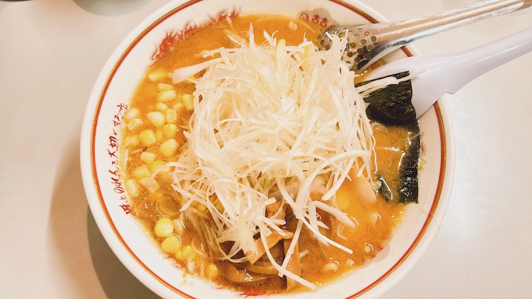 吾作ラーメン 秋田山王店の「ねぎ味噌ラーメン」|ドーミーイン秋田の場外サウナ飯