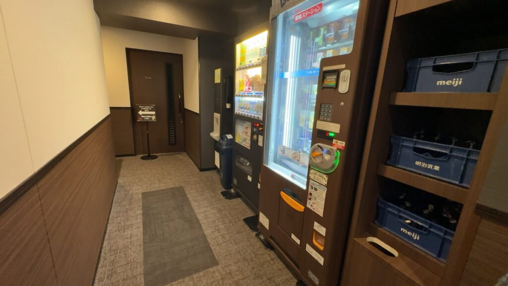 自動販売機・製氷機(2階)|ドーミーインPREMIUM渋谷神宮前