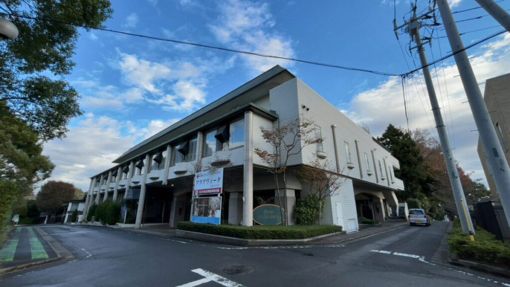 ホテルクリスタルパレスの外観