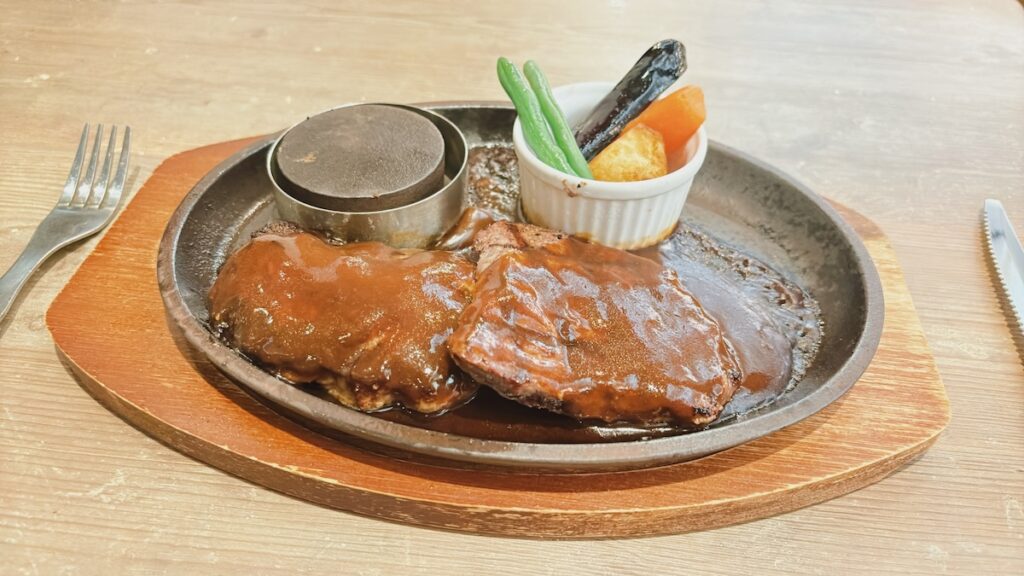 レストランの食事|ホテルクリスタルパレス