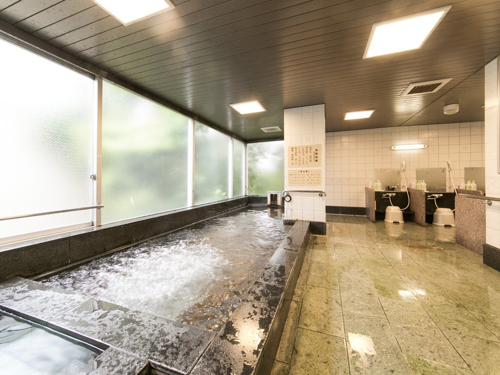 サウナ・水風呂・外気浴の雰囲気｜ホテルクリスタルパレス