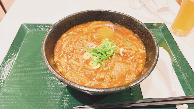 特製カレーそば|神戸サウナ&スパのレストラン