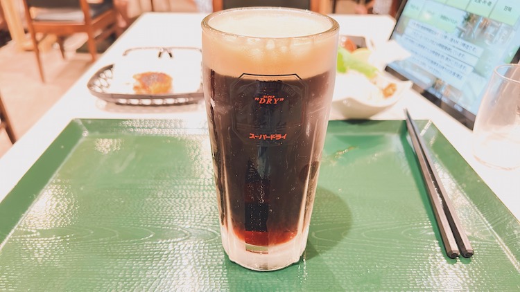 アサヒ生ビール黒生 中ジョッキ|神戸サウナ&スパのレストラン