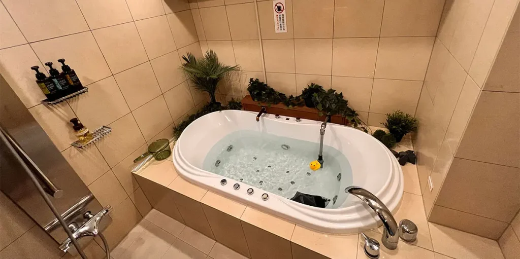 サウナ・水風呂・外気浴の雰囲気｜レンブラントスタイル横浜関内