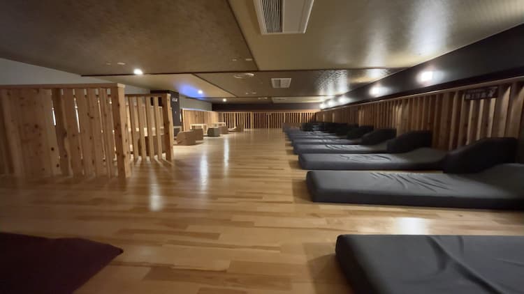 宿泊スペース(ロフト)|天然温泉アーバンクア SPA & LIVING