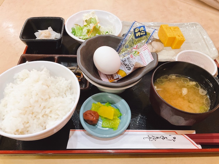 朝食|サウナ&カプセルホテル ウェルビー栄のレストラン
