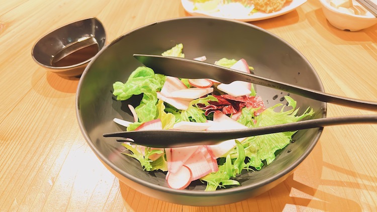 桃かぶとグリーンサラダ|湯〜とぴあ宝のレストラン